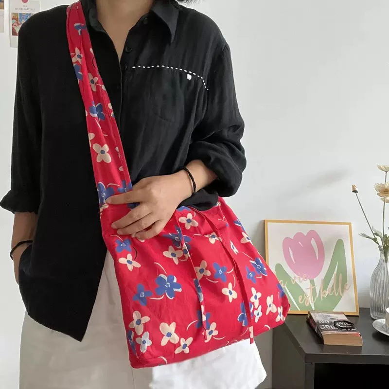 حقيبة كتف قماشية بنقشة زهور عتيقة للنساء، حقيبة كروس متعددة الاستخدامات بألوان متباينة، حقيبة يد كورية الطراز لصيف 2025 #4