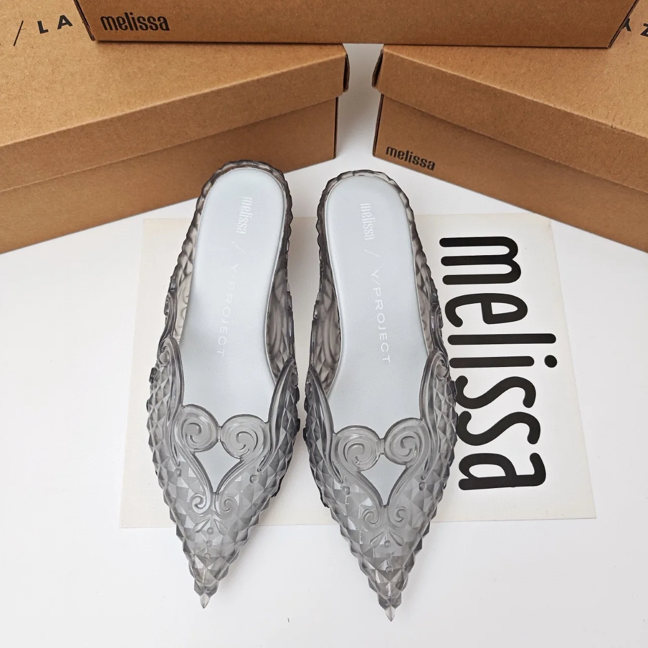 

Melissa 2021, летняя модная дизайнерская женская обувь с тиснением, туфли с 3D острым носком, туфли ведьмы, женские тапочки на низком каблуке в стиле ретро, обувь для вечеринок