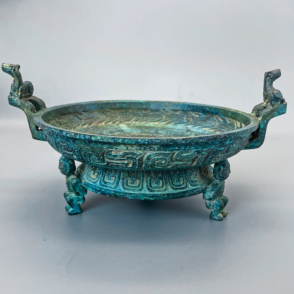 Antique bronze crafts manufacturers produce and wholesale - humanoid base bronze plate monster decorative casting process
