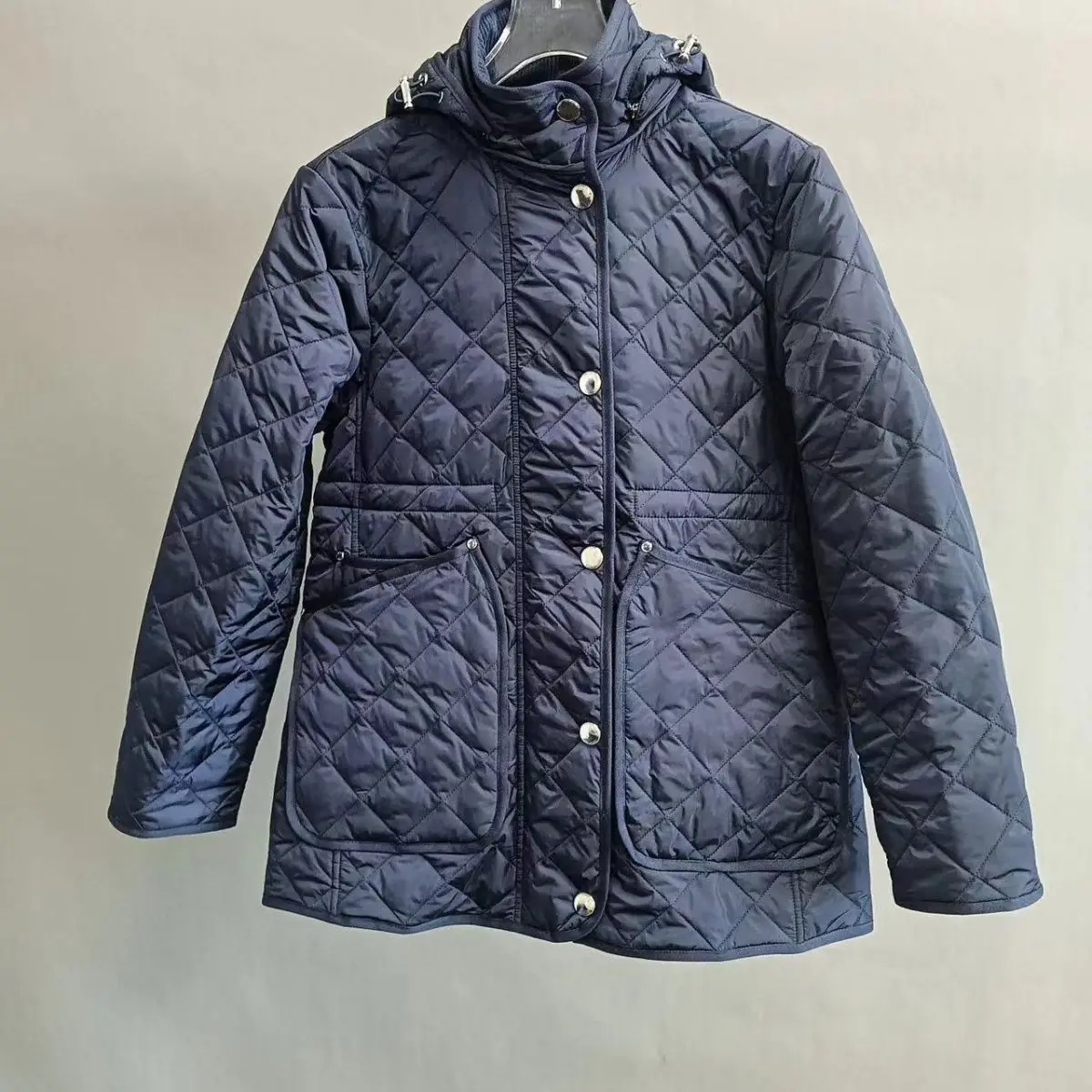 

Высококачественная женская хлопковая куртка на осень-зиму, новая модель, с вельветовым воротником, свободного кроя, теплая верхняя одежда с утолщенным ромбовидным узором