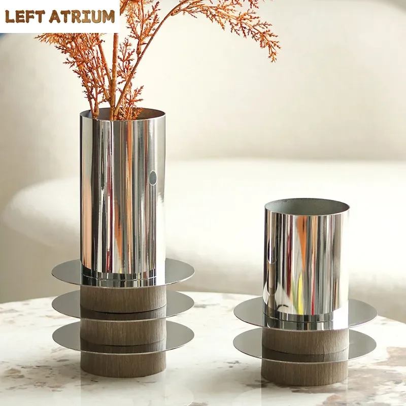 

Modern Light Luxury Metal Circular Vase for Home Decoration, Desktop Decoration, Hotel Dining Table Vase Decoration