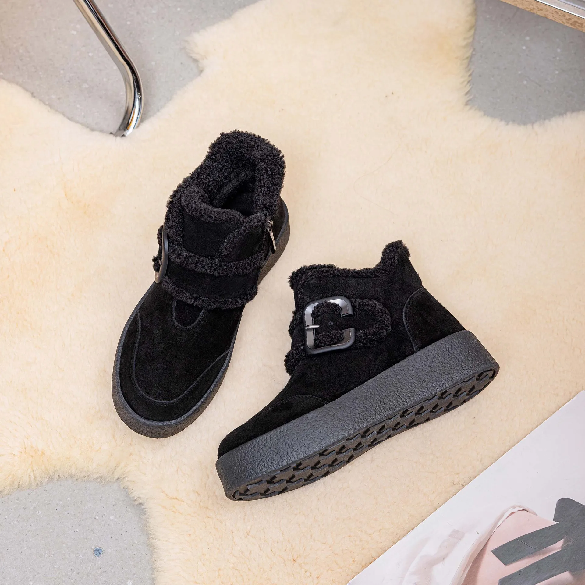 

Snow Boots Women's Winter 2025 New Thick-soled Piled Thickened Warm Lamb Wool Leather Boots Fashion Cotton Shoes