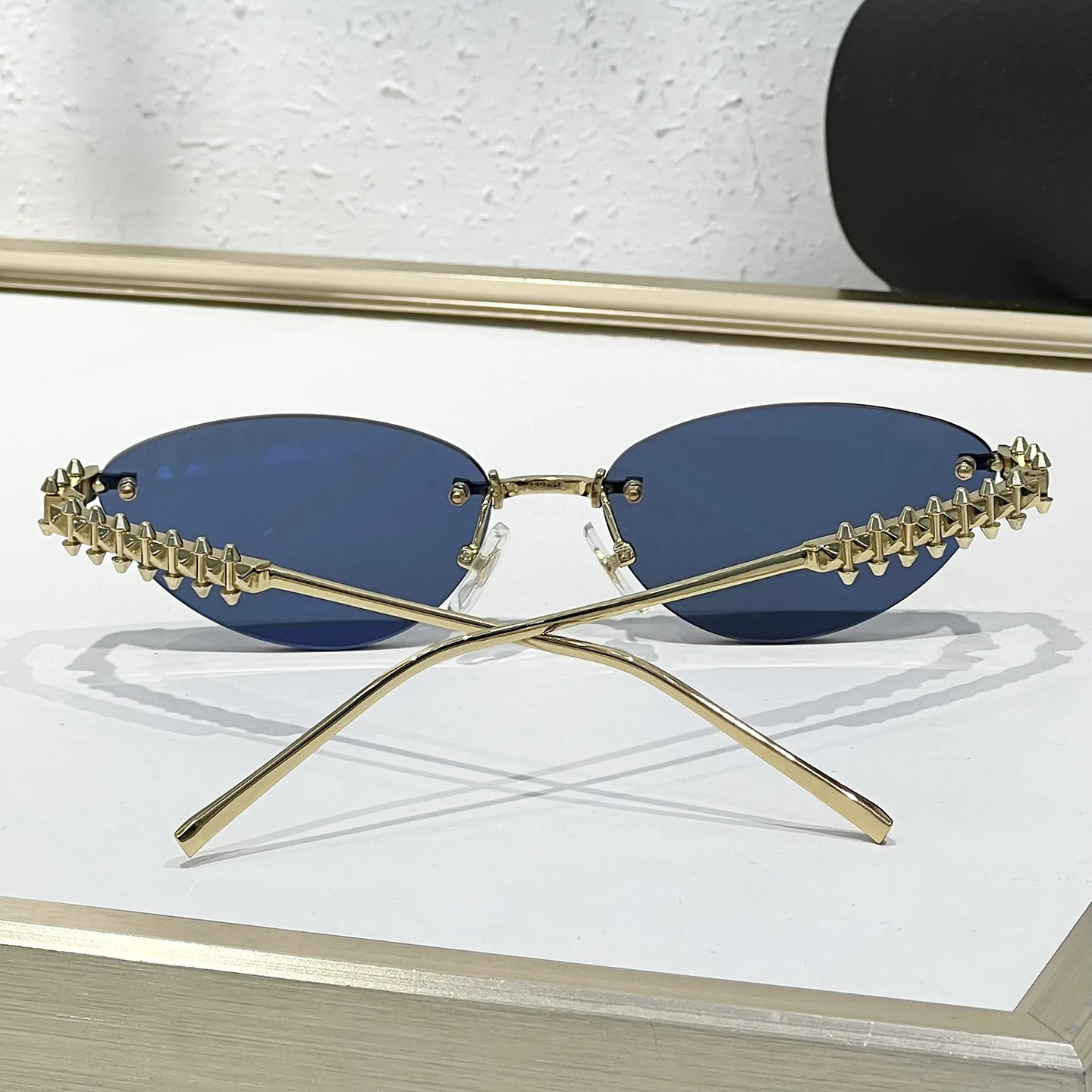 مصمم عرض الأزياء برشام معدني نمط Ct0543 البيضاوي عطلة فرملس مثير النساء النظارات الشمسية في الهواء الطلق القيادة الرجال النظارات الشمسية