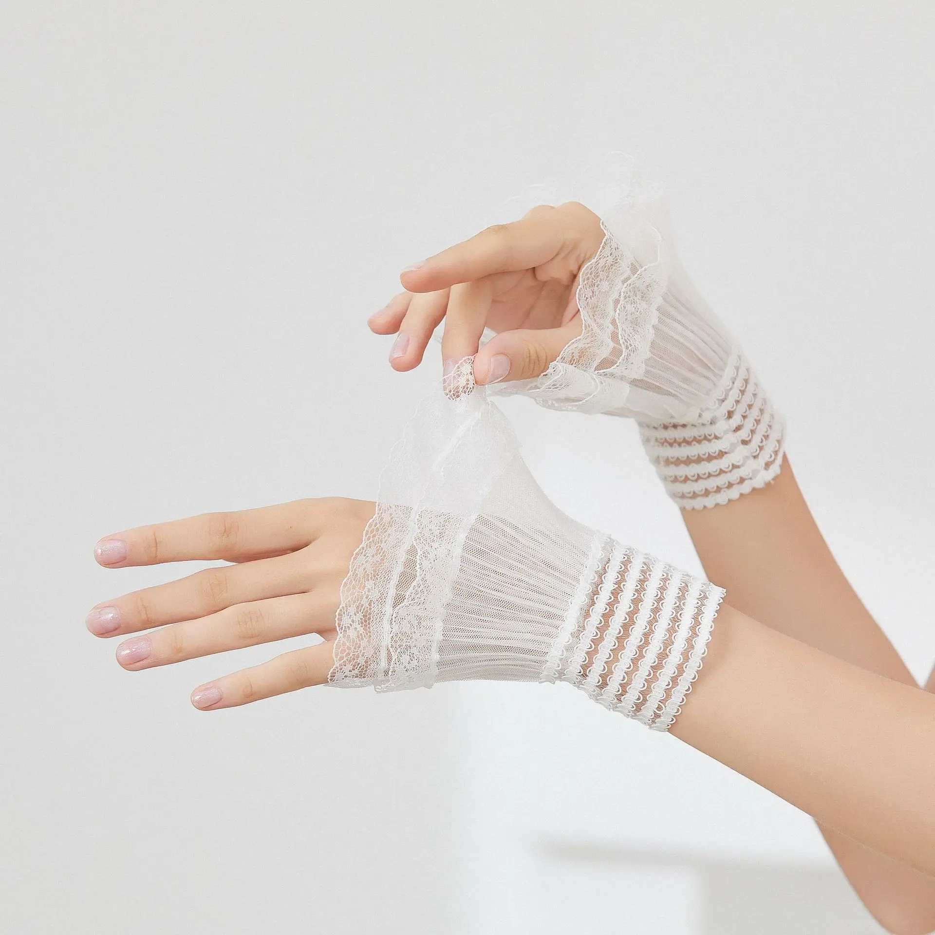 

Sweater Decorative Cuffs Classic Bridal Gowns Accessories Flower Lace Cuffs Elegant Detachable Sleeves For Cosplay Accessories