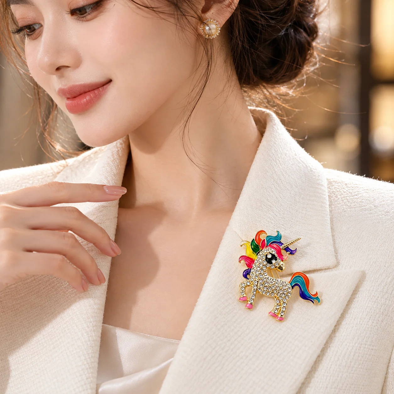 Colorful Unicorn Brooch for Women, Rhinestone Alloy Rainbow Horse Design Pin, Enamel Painted Sparkling Animal Brooch, Adult Ladies' Suit Jacket Sweater Coat Scarf Dress Accessory, Daily Commute Party Banquet Photography Outfit Accessory, Fashionable Versatile Elegant Brooch, Eye-Catching Personalized Accessory, All-Season Trendy Style, Gift Recommendation, New Hot-Selling Cross-Border Fashion Jewelry, Hat Accessory, Exquisite Cute Animal Brooch, Light Luxury High-End Feel, Shining and Eye-Catching Personalized Accessory, All-Season Trendy Style, Gift Recommendation, New Hot-Selling Cross-Border Fashion Jewelry