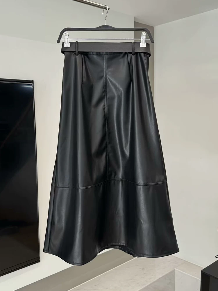 2024 autumn and winter women\'s new fashion retro high waist with belt black versatile imitation leather cape version long skirt