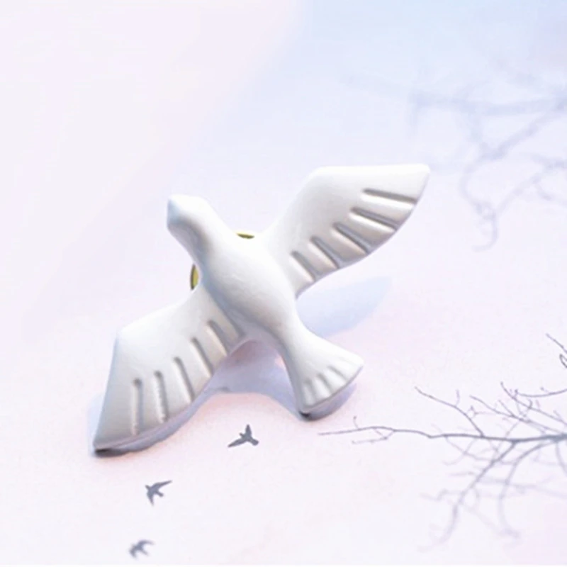 New Swallow Brooches Acrylic Vintage White Peace Dove Animal Birds Pin Clip Fashion Jewelry Girl Accessories For Women 1PCS!!!