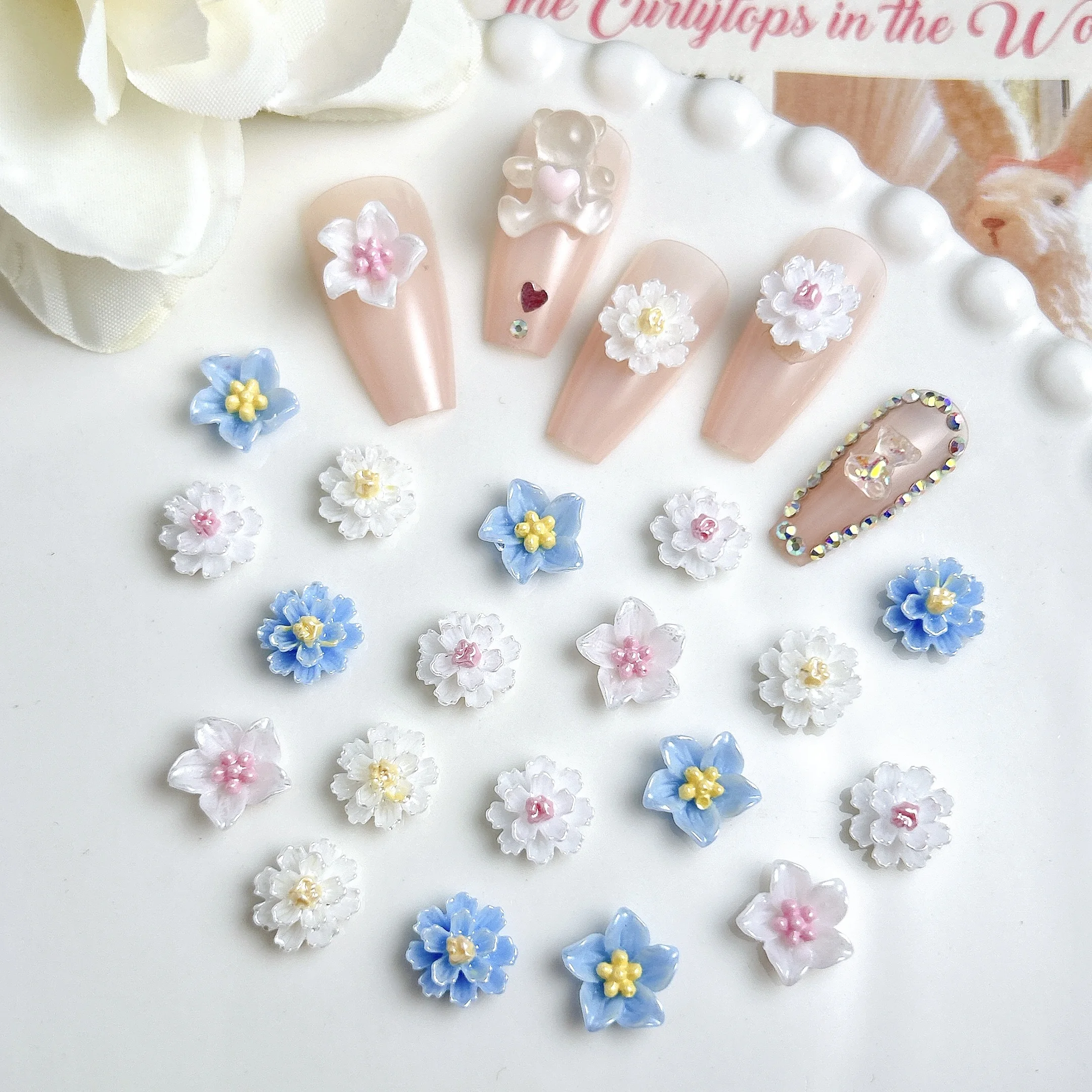 

30PCS 3D Creative Luminous Hibiscus flowers Resin Nail Art Decorations Cute Double Colors Shinny Blossoms Nail Charms for DIY