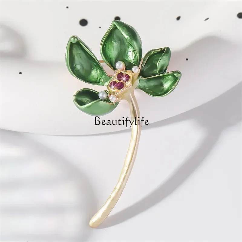 

European and American exquisite alloy enamel three-dimensional lotus brooch classical temperament women's jewelry pin