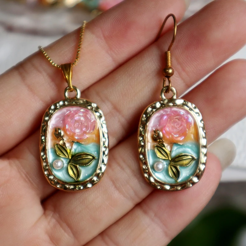 6pcs Relief Flower Handicraft Metal Pendant Elegant Rose Alloy Charms DIY Necklace Bracelets Earrings Jewelry Keyring Accessory