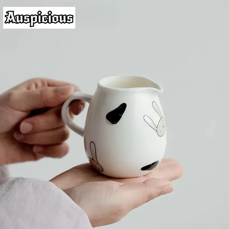 

200ml Cute No Worry Money Rabbit Ceramic Tea Pitcher Creative Dragon Egg Fair Cup Divide Tea Chahai Beautiful Kungfu Teaset Gift