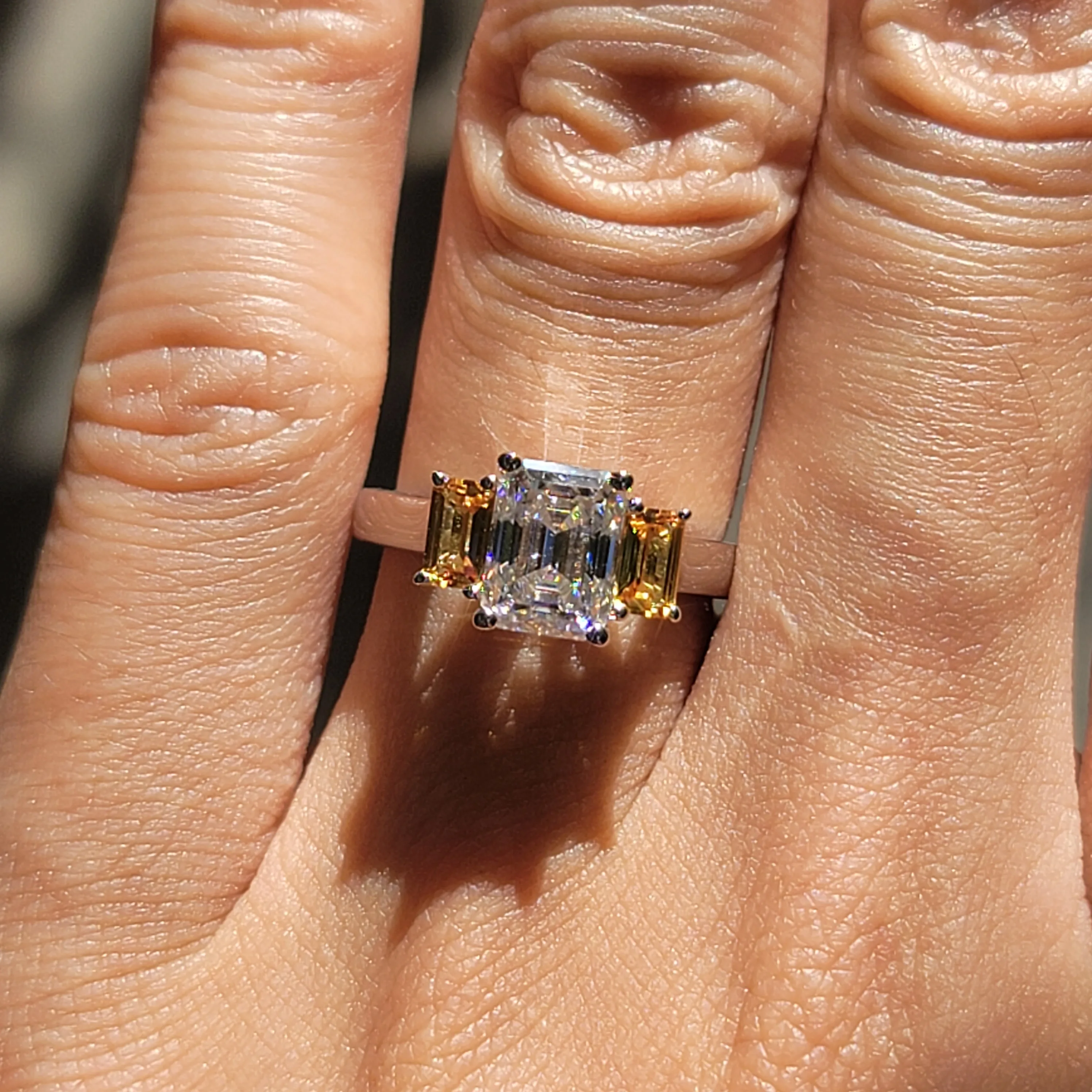 

Emerald Cut Engagement Rings for Women 2ct 6x8mm FGH Created Lab Diamond Moissanite Wedding Ring with Yellow Sapphire Accents