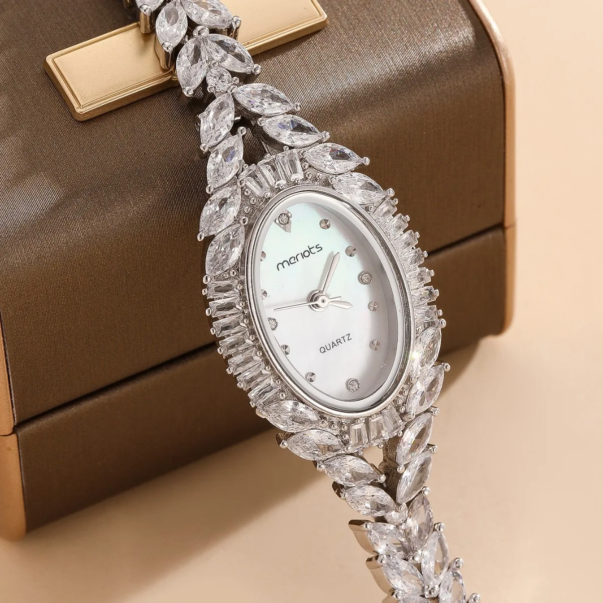 

Trendy CZ Zircon Crystal Oval Shape Bracelet Watch For Women Elegant Casual Princess Style Watch Luxury Design Jewelry Gift