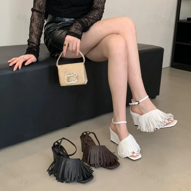 

Open Toed Thick Soled Wedge Sandals Women's Fashion Tassel Designed Roman High Heeled Cool Shoes 2025 Summer New Elegnat Pumps