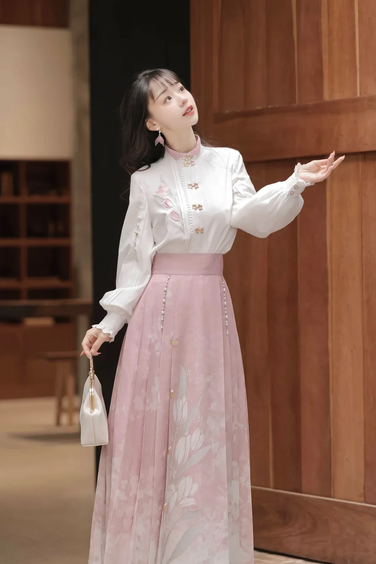 

New Chinese Horse Skirt Set New Long-sleeved Shirt Shawl Original Sweet Flower Hanfu National Style Element 2025 Hot Sale