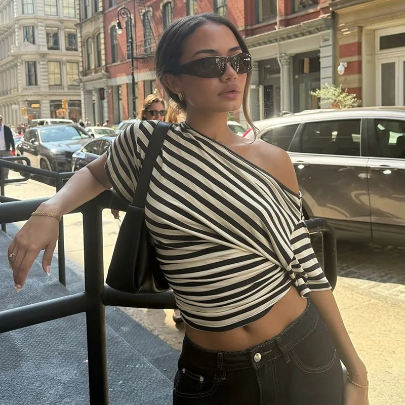 2026 Autumn New Women American Retro One Shoulder Striped Waist Slim Fit T Shirt Casual Fashion Top