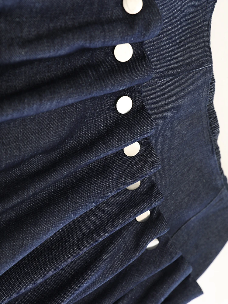 [EAM] High Waist Navy Blue Button Pleated Elegant A-line Half-body Skirt Women Fashion Tide New Spring Autumn 2026 1DJ4551