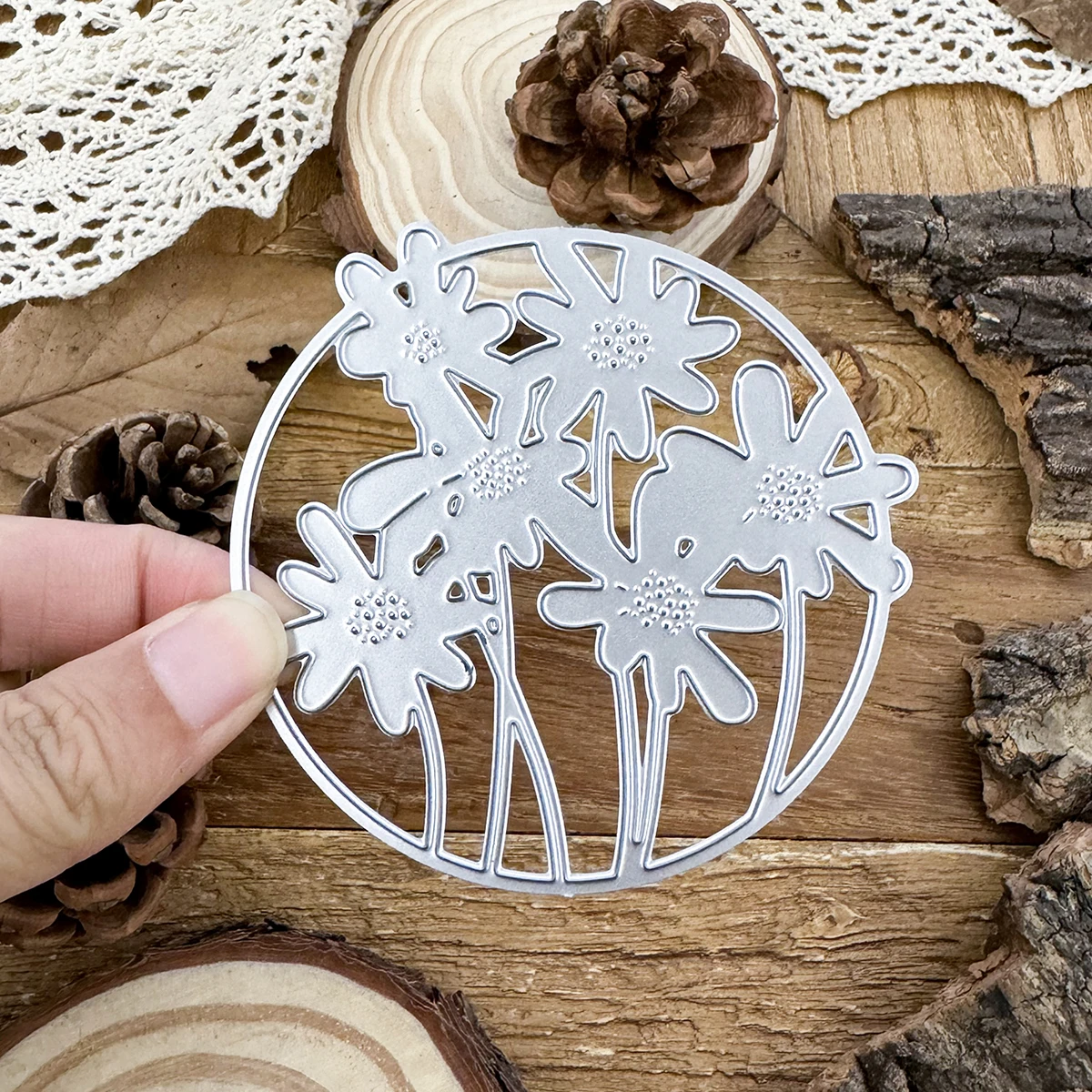 Original Lovely Daisy Flowers Circle Frame Metal Cutting Dies Stencils for DIY Scrapbooking Decorative Embossing DIY Paper Cards