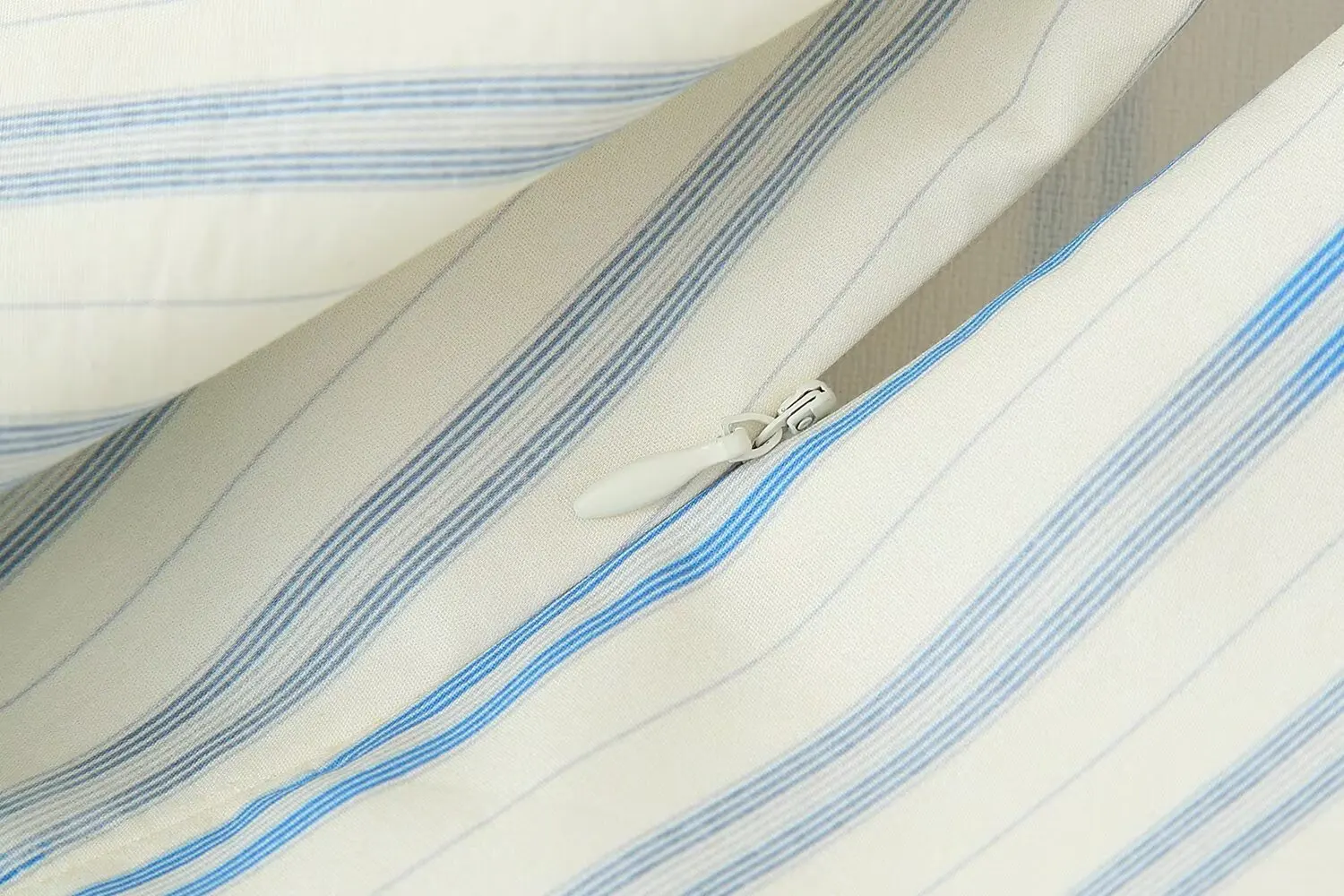 New summer products 2025 women's clothing fashionable temperament European and American style striped print skirt