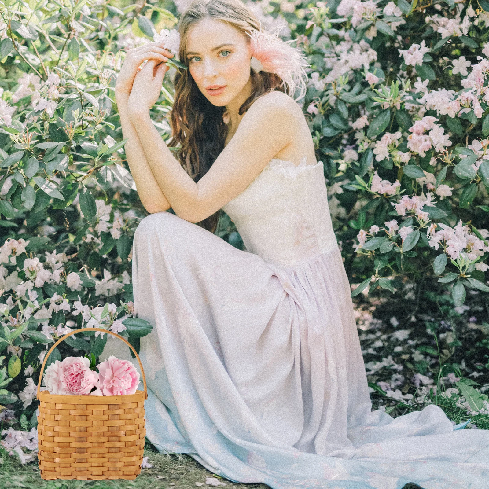 

Hand-Woven Flower Basket With Handle Small Picnic Garden Harvesting Storage Container For Wedding Bouquet Berry Vegetables