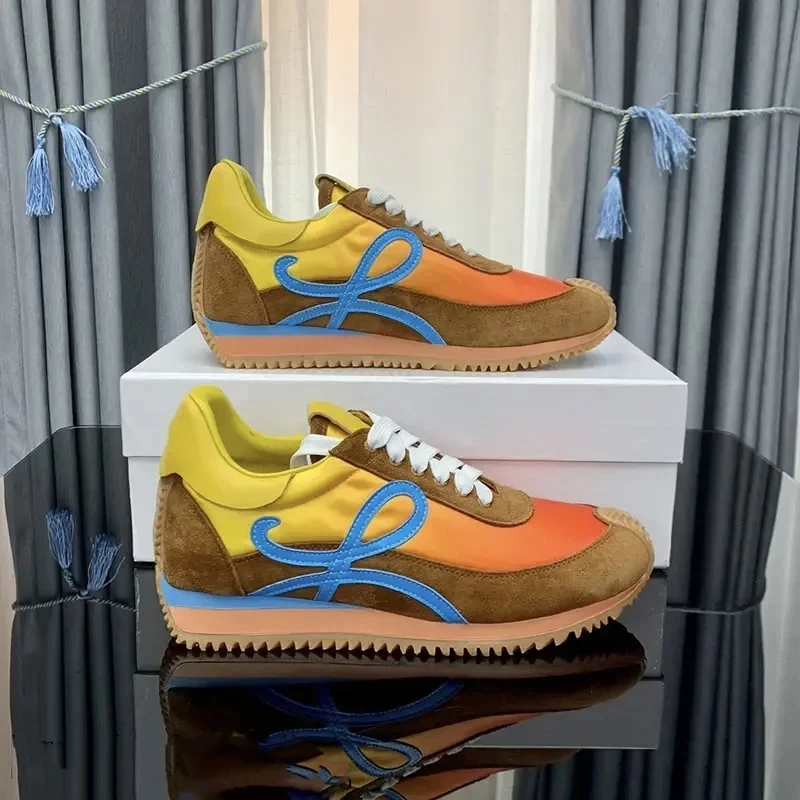 

Модные мужские кроссовки 2026: дизайнерские кеды Flow Runner из нейлона на шнуровке с мягким резиновым верхом и подошвой Honey Rubber Waves