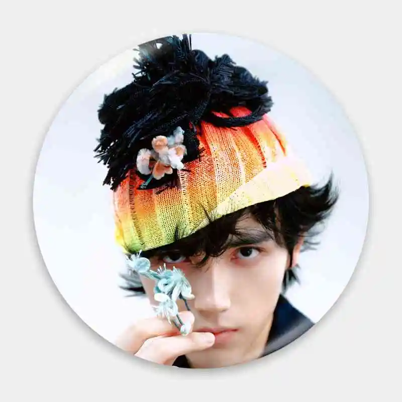 Chen Fei Yu Chinese Actor Badge Brooch anchor Peripherals Pin Chest tagFashion Tinplate Gift For FriendCute Clothes Lover