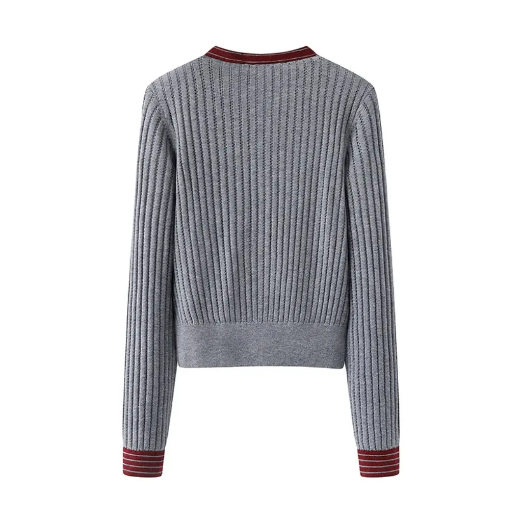 

Grey V-neck Knitted Cardigan for Women Slim Fit Short Style European And American Fashion Early Spring New Arrival