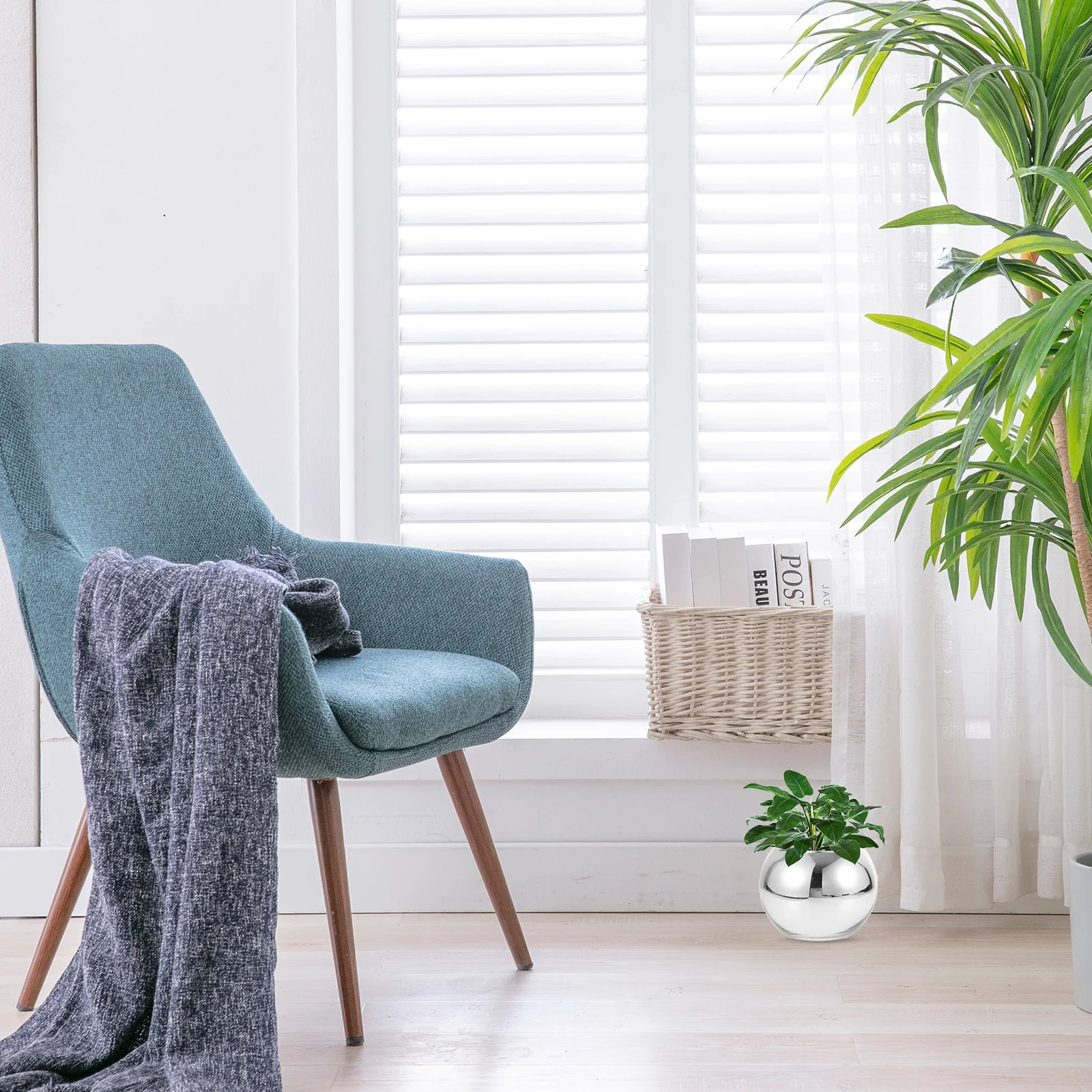 

Clear Glass Vase for Flower Arrangement Home Office Decor Table Centerpiece Succulents Air Plants Terrarium Globe Display