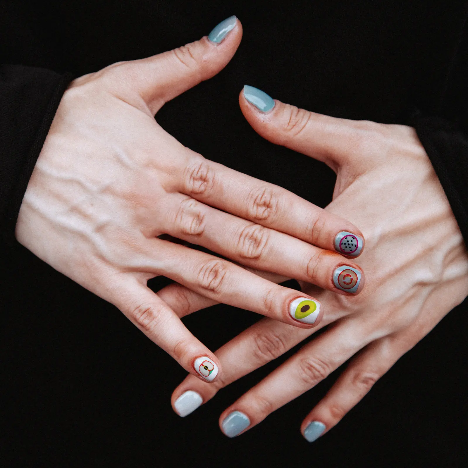 

2 коробки, 12 отсеков, разноцветные фруктовые пайетки, премиум-класс, для маникюра, украшения для ногтей, для сцены, вечеринок, выпускных вечеров