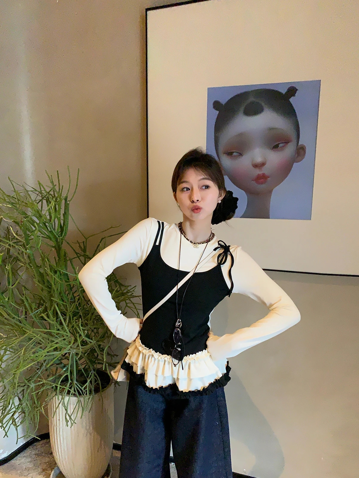 

Белая женская футболка-топ в корейском стиле, модная, универсальная, стройнящая, вязаная, с коротким рукавом и круглым вырезом