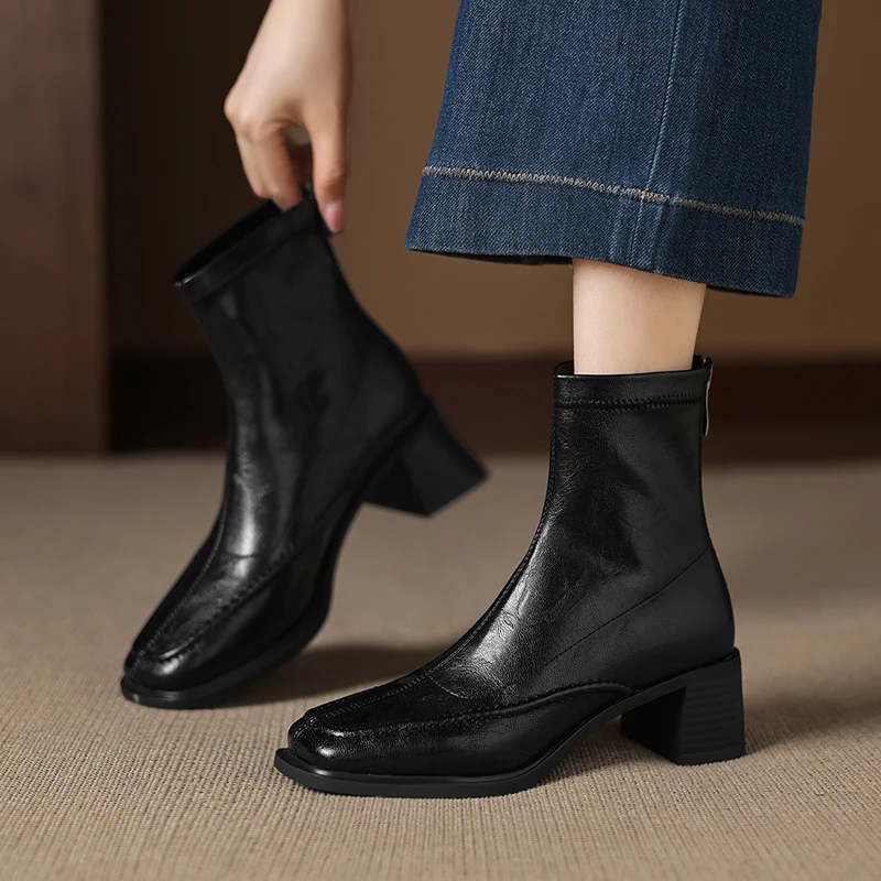 

2026 новые осенне-зимние женские ботильоны высотой 22-24,5 см, современные ботинки из эластичной микрофибры с квадратным носком, узкие ботинки с молнией сзади на толстом каблуке