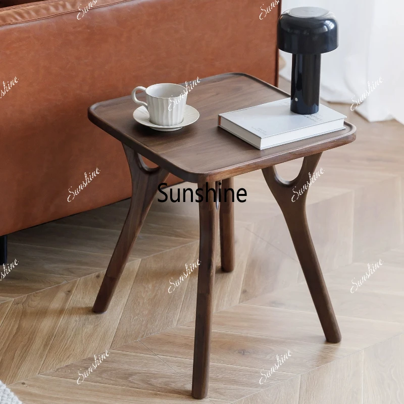 

Маленький журнальный столик из массива дерева, скандинавский итальянский столик в стиле лёгкой роскоши для гостиной, минималистичный квадратный столик.