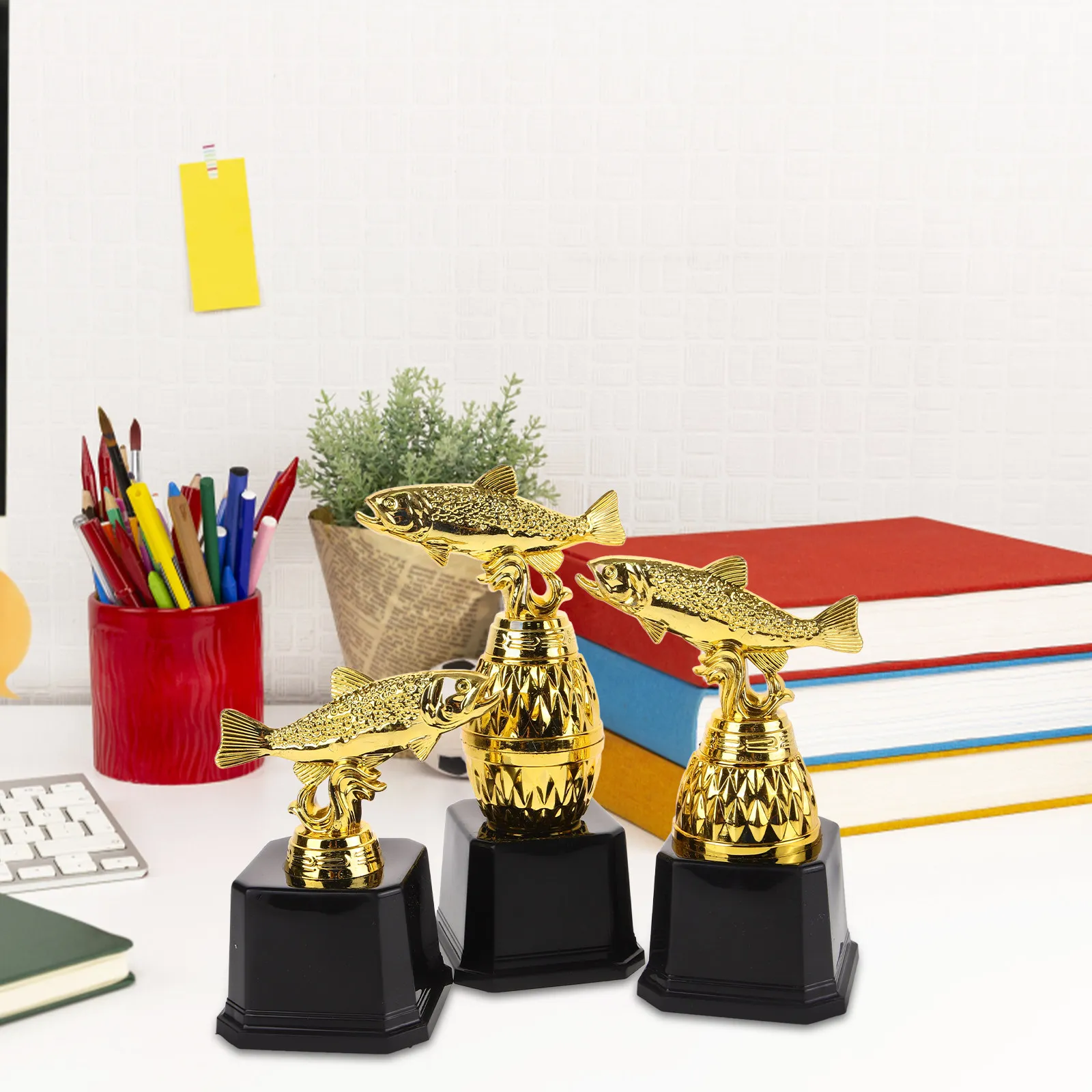3-個のミニトロフィー釣り型賞カップパーティー競技会お祝いセレモニー学校幼稚園装飾賞品ギフト用