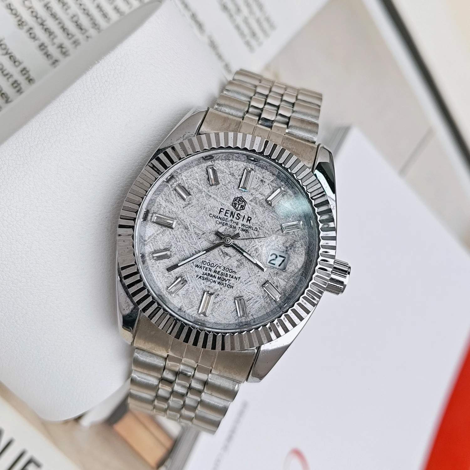 

Лучшие роскошные, элитные, легкие роскошные мужские кварцевые часы, метеоритный циферблат в европейском и американском стиле, водонепроницаемый календарь, стальной ремешок, модные, повседневные, универсальные часы для мужчин, подходят для ношения в различ