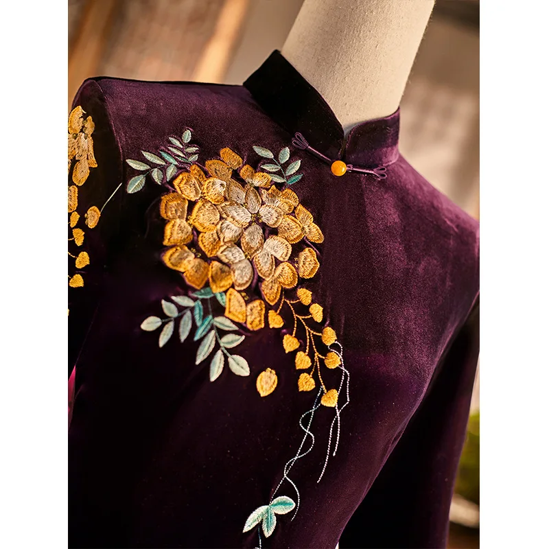 Purple Middle Aged Women's Slim Qipao Plus Size 4Xl Chinese Traditional Dress Vintage Elegant Mandarin Collar Velvet Cheongsam