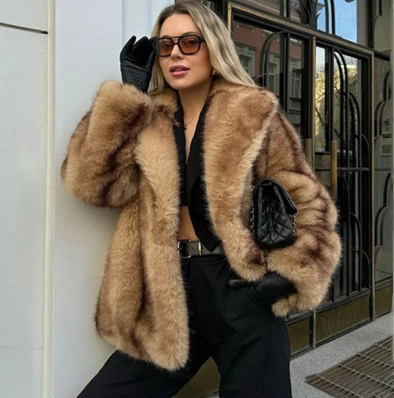 

2025 Winter Women‘s Luxurious Lapel Faux Fur Coat, Long Sleeve Pocket Thickened Jacket, Warm Street Style Coat