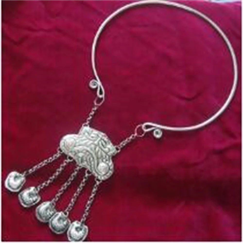 Miao Xiang Dong Village handmade Miao silver personalized jewelry collar necklace butterfly silver collar