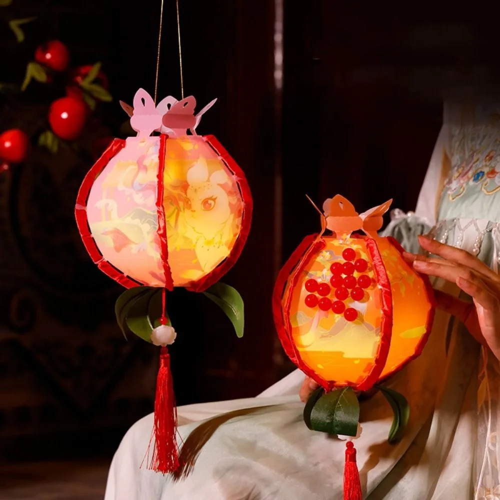 

Creative Rabbit Pomegranate Lantern Chinese Style Luminous Mid-Autumn Lanterns Glowing DIY Handheld Lanterns Lantern Festival