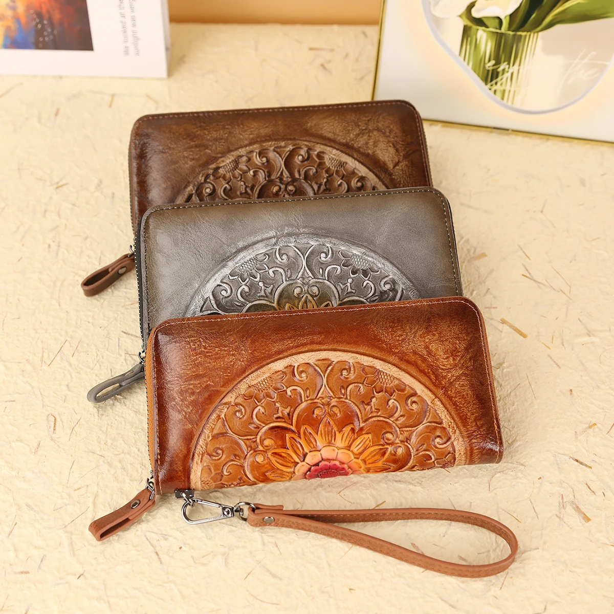 

Ladies' Handheld Bag Retro Embossed Multi Card Long Wallet European and American Fashion Zipper Handheld Long Wallet
