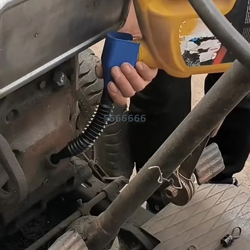 

1Pc Auto Accessories Car Refueling Funnel Gasoline Foldable Engine Oil Funnel Plastic Funnel Car Motorcycle Refueling Tool