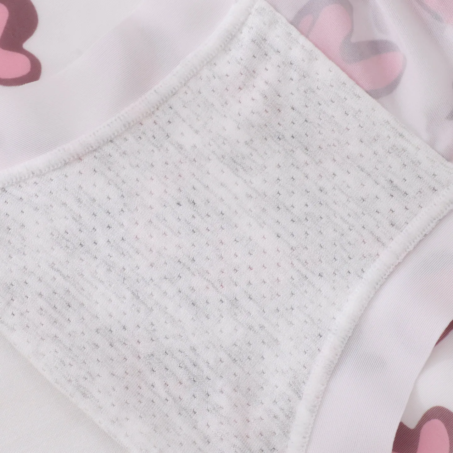 ملابس داخلية نسائية رائعة من الحرير الجليدي 78% بوليستر بطبعة قلب قابلة للتنفس ملابس داخلية صيفية