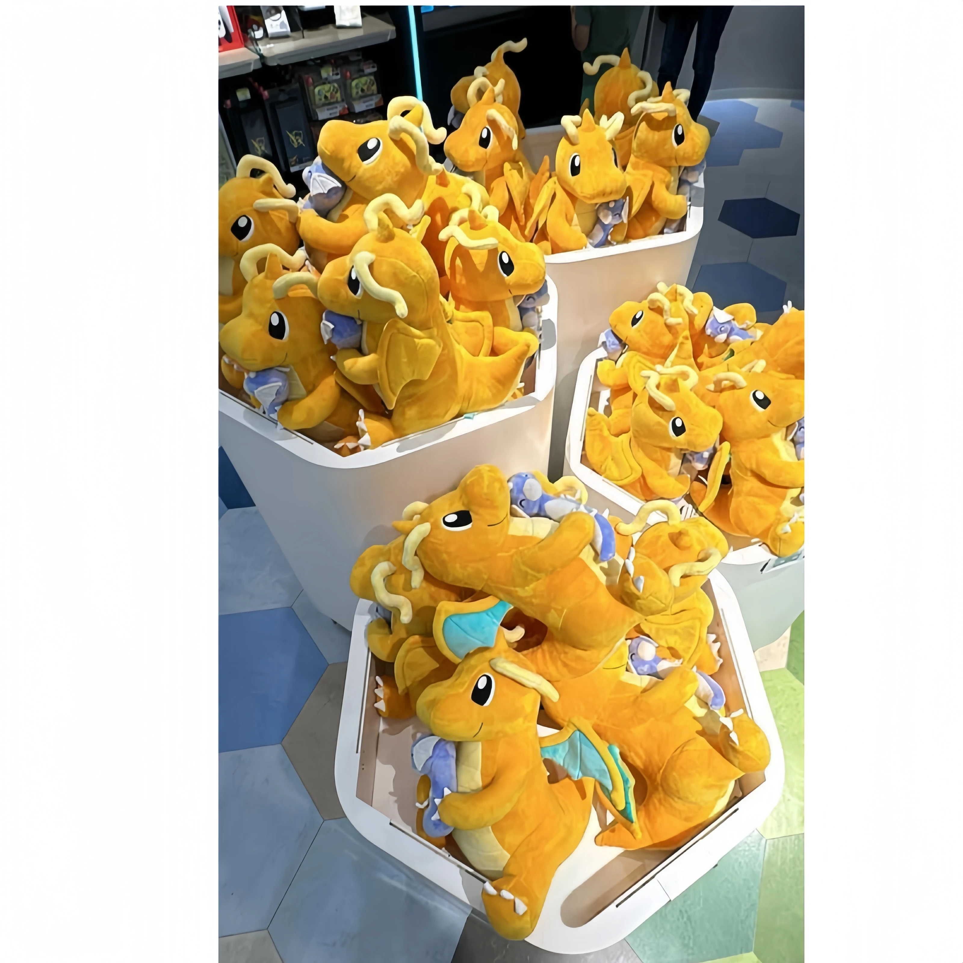 

Pokemon Charizard Dragonite Holding Dratini Peluches Pikachu Plush Dragonite Stuffed Doll Tyranitar Cute version Anime Doll Gift