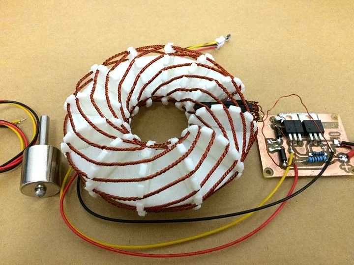 Campo magnético giratório da bobina de pão Rodin Coil