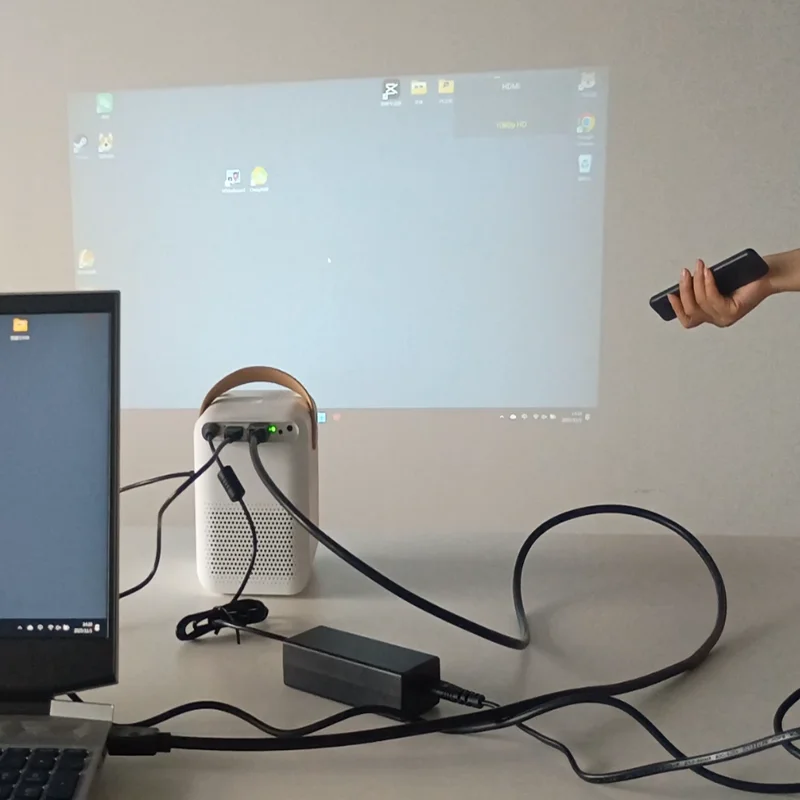 جهاز عرض المسرح المنزلي الذكي يدعم التفاعل القلم عالي الدقة للأطفال جهاز عرض صغير للمسرح المنزلي التعليمي