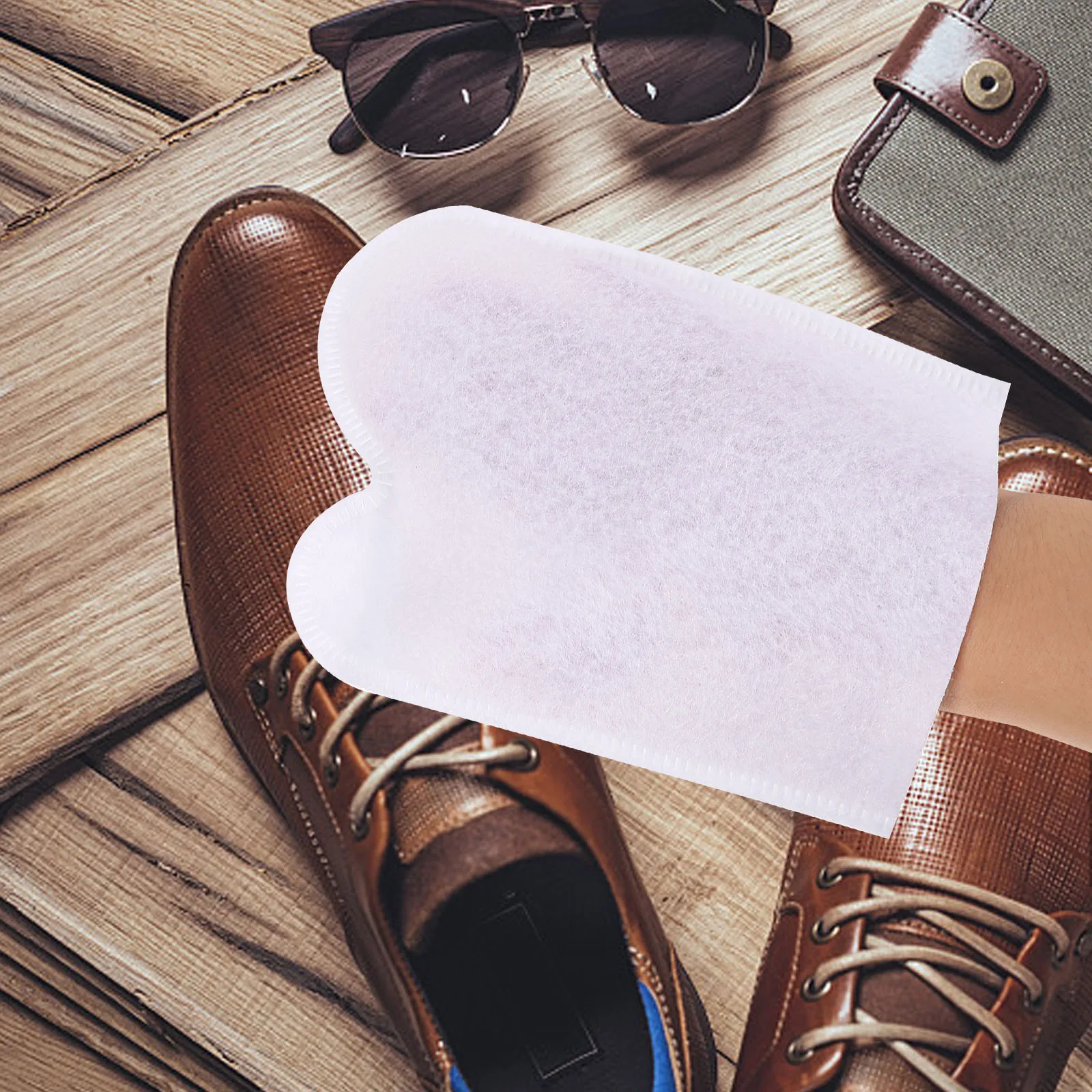 

20pcs Disposable Shoe Wipe Cloths Non-Woven Travel Hotel Dust Polishing Towel For White Shoes Car Wash