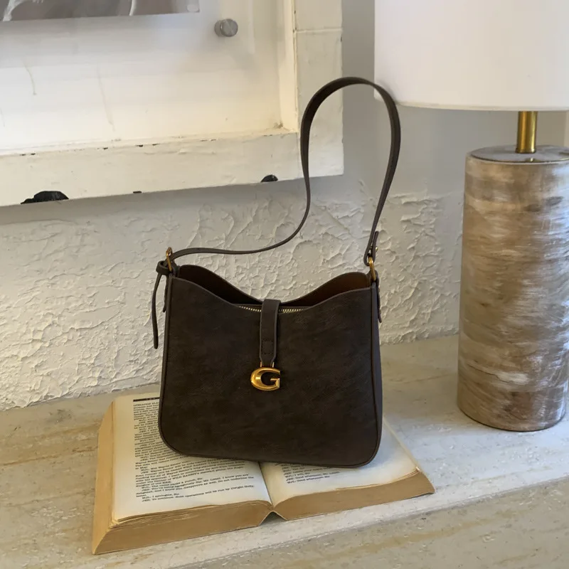 

2025 Новая женская сумка-мешок из мягкой кожи, повседневная трансформируемая сумка через плечо, шикарная и универсальная сумка через плечо для повседневного использования и выходного дня