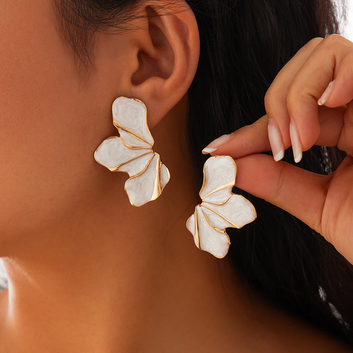 

Ingemark 5 Colors Boho Oil Drip Metal Stud Earrings for Women Trendy Kpop Petal Flower Piercing Earrings Y2K Jewelry Accessories
