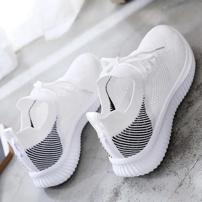 Buty damskie 2021, wiosenne, białe, nowe, oddychające, sportowe, siatkowe, wszechstronne, letnie, puste, latające, tkane, antypoślizgowe damskie