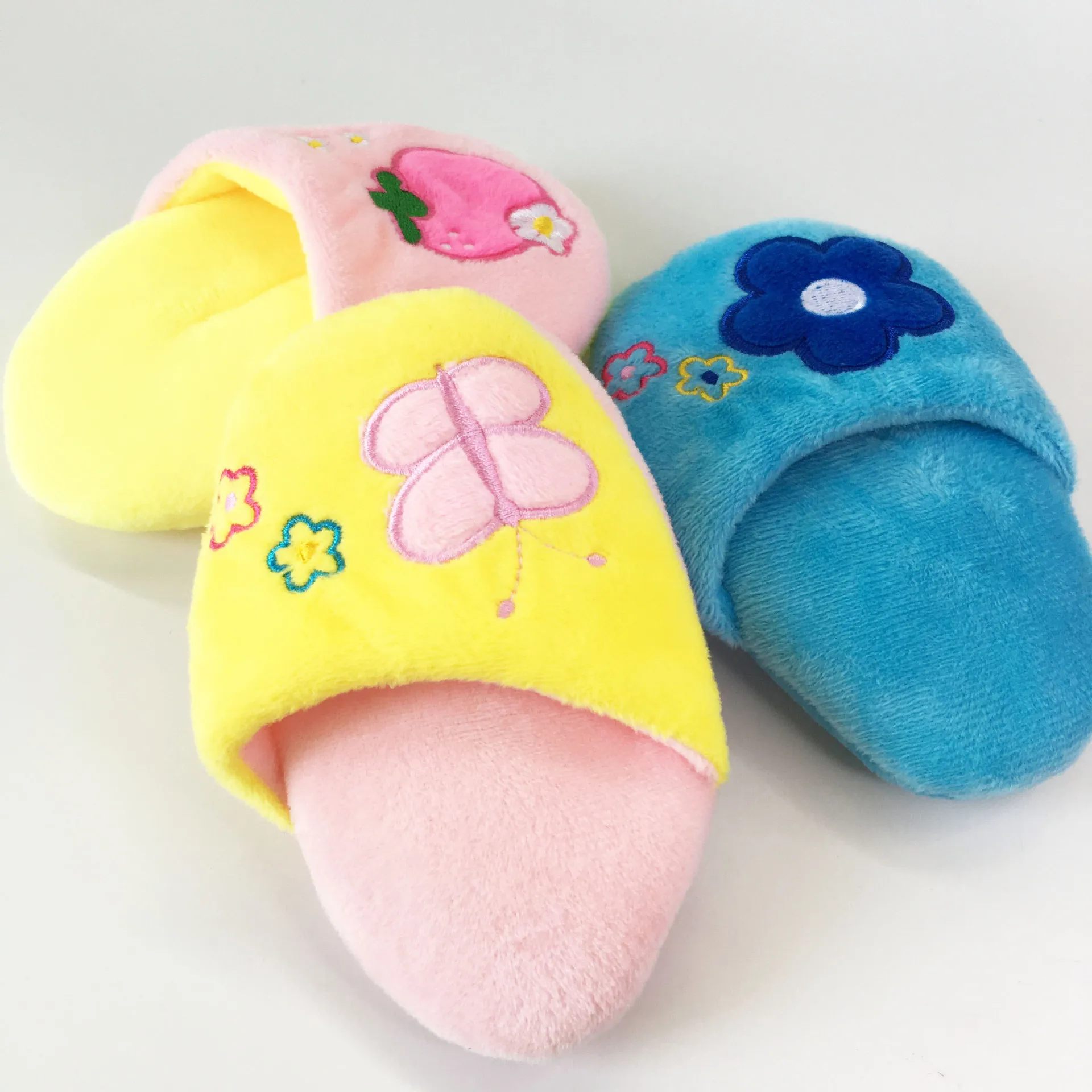 1pc Slipper Shape Dog Toy Flower Butterfly Decor Funny Puppy Squeaky Toys Plush Dog Sound Interactive Toys Pet Supplies