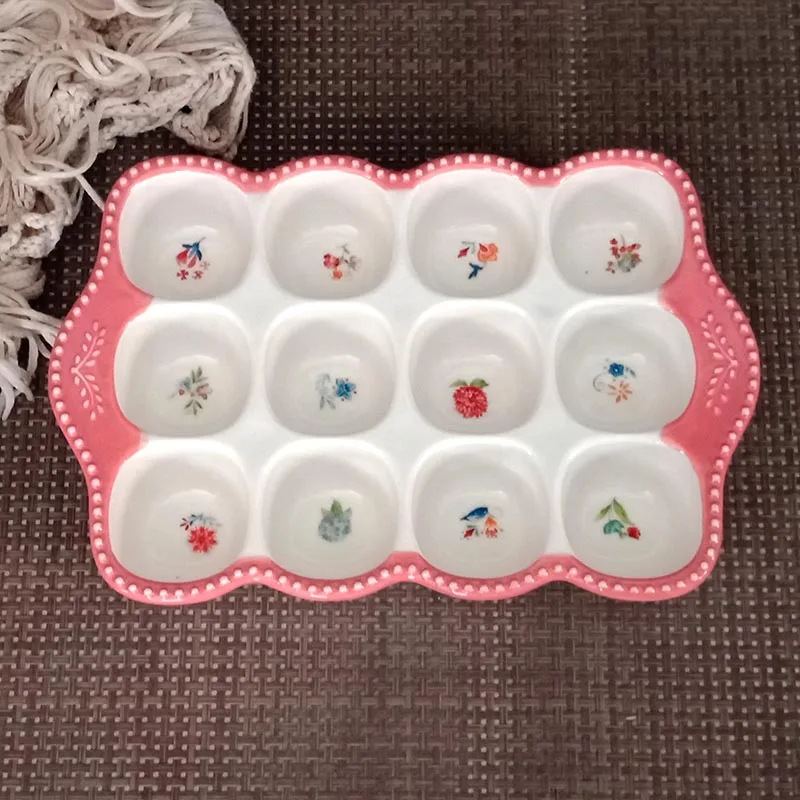 

Creative european-style anaglyph ceramic egg storage box, egg rack, kitchen refrigerator, egg grid, egg tray